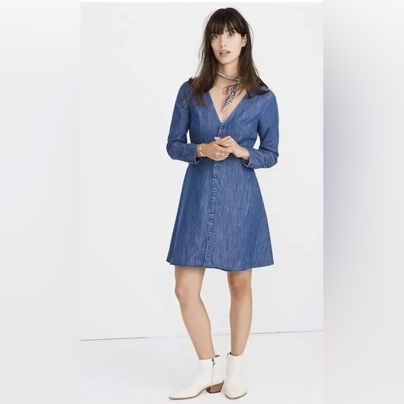 Madewell Dresses & Skirts - Madewell Denim Lilyblossom Button-Front Dress Landers Wash K6055 Sz 2